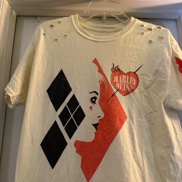 DC The Suicide Squad Harley Quinn Shirt Womens Small Ivory Distressed - Picture 2 of 6